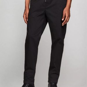 Tommy Hilfiger Garment-Dyed Relaxed Tapered Chino