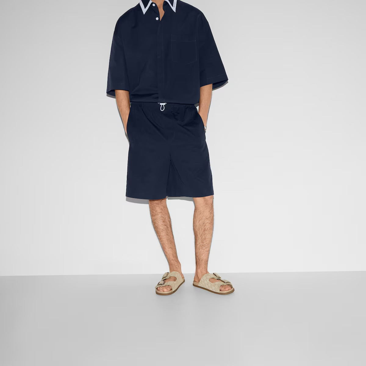 GUCCI Men's slide sandal - Image 9