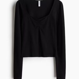 H&M SWEETHEART-NECKLINE TOP
