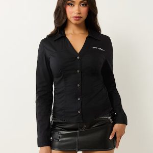 TRUE RELIGION POPLIN EMBROIDERED LOGO V NECK SHIRT